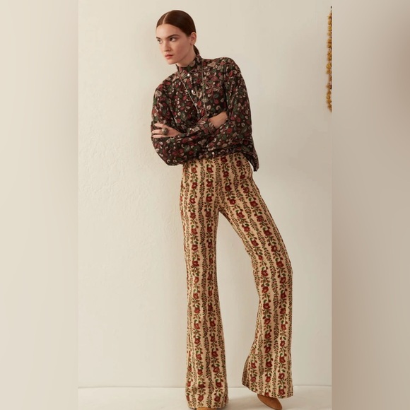 Kiki Black Garden
Shirt
$420 - Picture 4 of 9